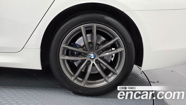 BMW 5-Series 530i M Sport Package Plus