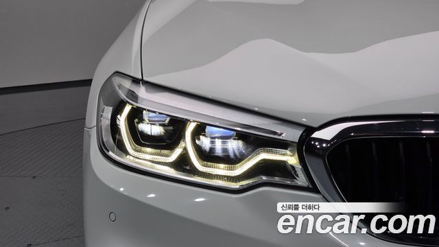 BMW 5-Series 530i M Sport Package Plus