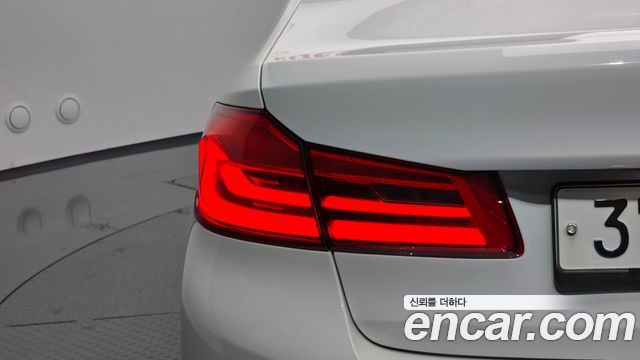 BMW 5-Series 530i M Sport Package Plus