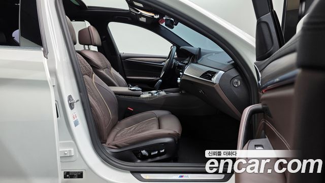 BMW 5-Series 530i M Sport Package Plus