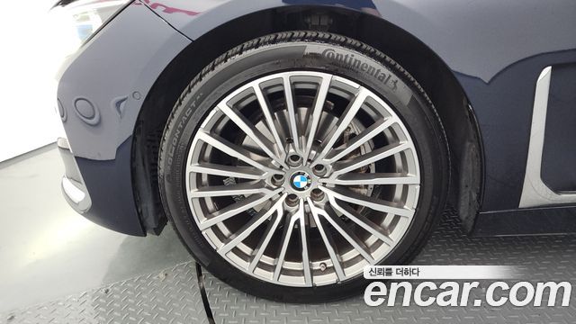 BMW 7-Series 740i Design Pure Excellence