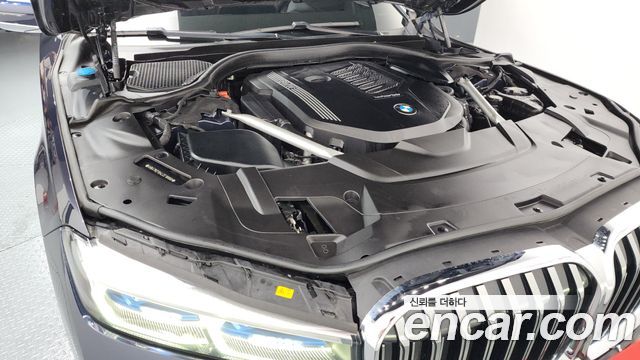 BMW 7-Series 740i Design Pure Excellence