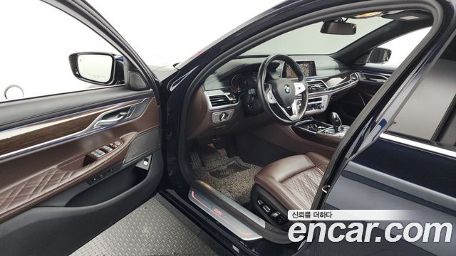 BMW 7-Series 740i Design Pure Excellence
