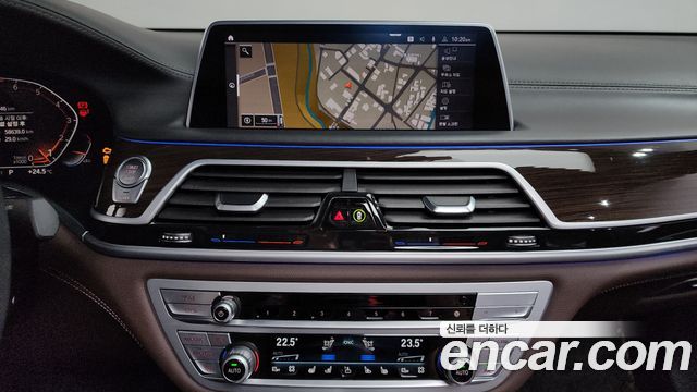 BMW 7-Series 740i Design Pure Excellence