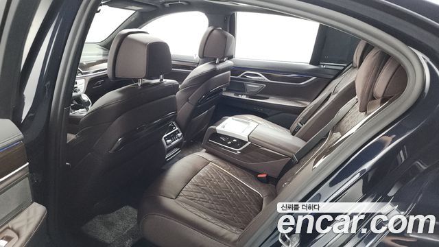 BMW 7-Series 740i Design Pure Excellence