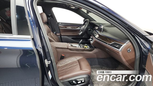 BMW 7-Series 740i Design Pure Excellence