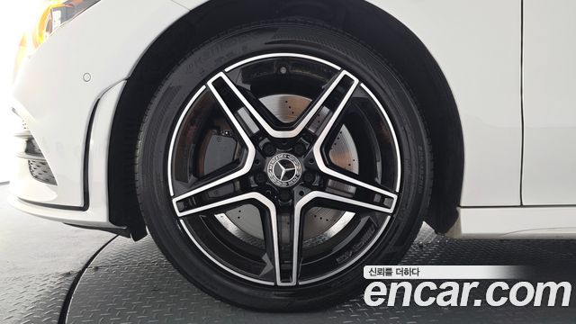 Mercedes-Benz CLA-Class CLA250 4MATIC