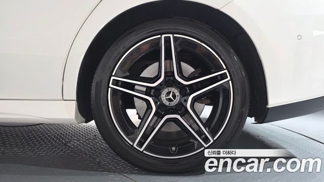 Mercedes-Benz CLA-Class CLA250 4MATIC