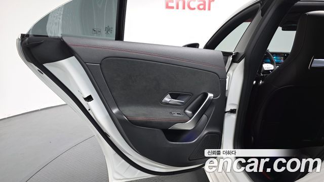 Mercedes-Benz CLA-Class CLA250 4MATIC