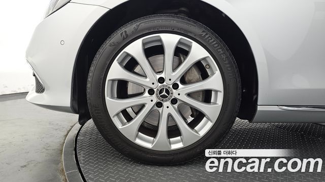 Mercedes-Benz E-Class E300 Exclusive