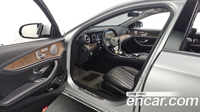 Mercedes-Benz E-Class E300 Exclusive