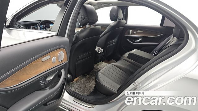 Mercedes-Benz E-Class E300 Exclusive