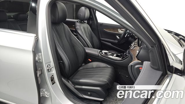 Mercedes-Benz E-Class E300 Exclusive