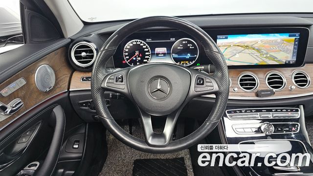 Mercedes-Benz E-Class E300 Exclusive
