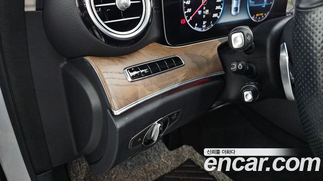 Mercedes-Benz E-Class E300 Exclusive