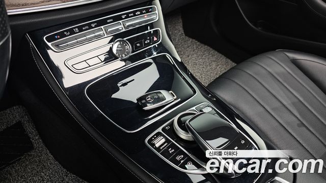 Mercedes-Benz E-Class E300 Exclusive