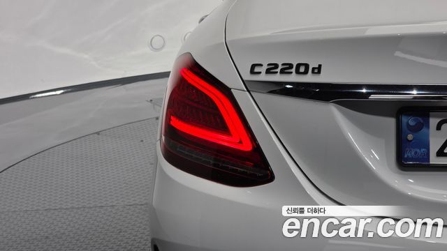 Mercedes-Benz C-Class C220 d 4MATIC AMG Line