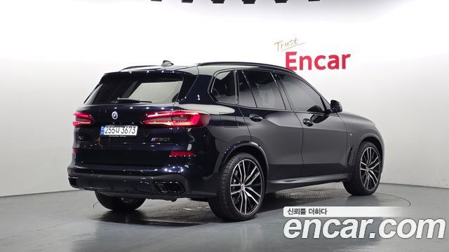 BMW X5 M50i