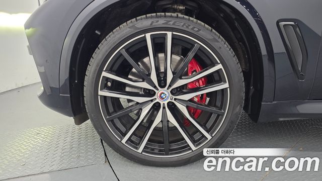 BMW X5 M50i