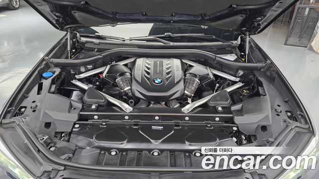 BMW X5 M50i