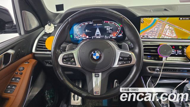 BMW X5 M50i