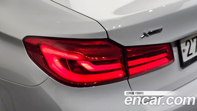 BMW 5-Series 530i M Sport Package Plus