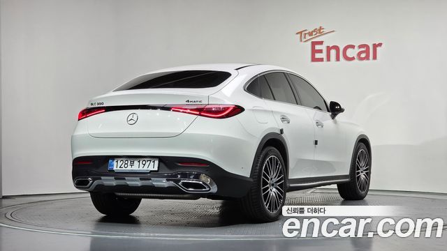 Mercedes-Benz GLC-Class GLC300 4MATIC Avnatgarde Coupe