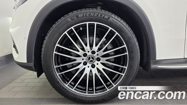 Mercedes-Benz GLC-Class GLC300 4MATIC Avnatgarde Coupe