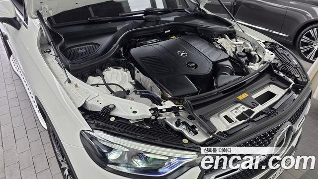 Mercedes-Benz GLC-Class GLC300 4MATIC Avnatgarde Coupe