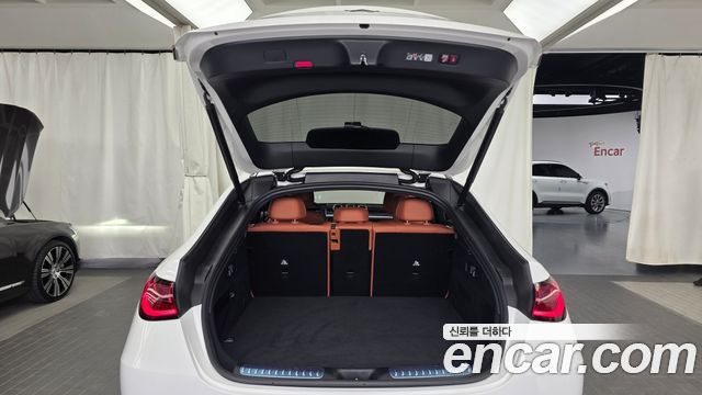 Mercedes-Benz GLC-Class GLC300 4MATIC Avnatgarde Coupe