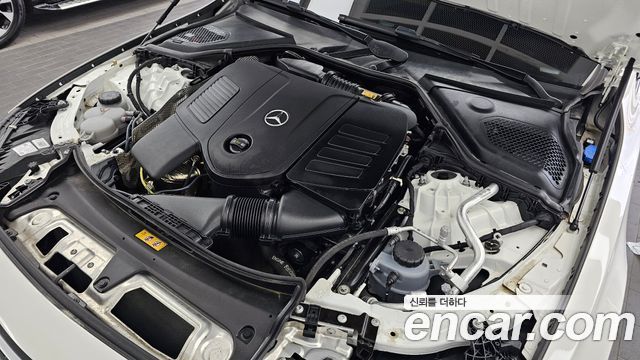 Mercedes-Benz E-Class E200 Avantgarde