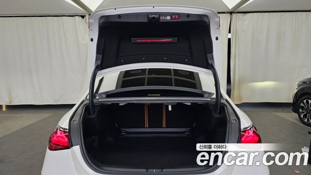 Mercedes-Benz E-Class E200 Avantgarde