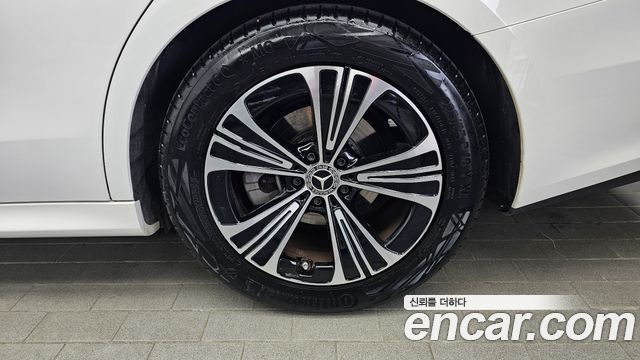 Mercedes-Benz E-Class E200 Avantgarde