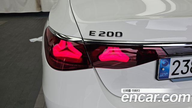 Mercedes-Benz E-Class E200 Avantgarde