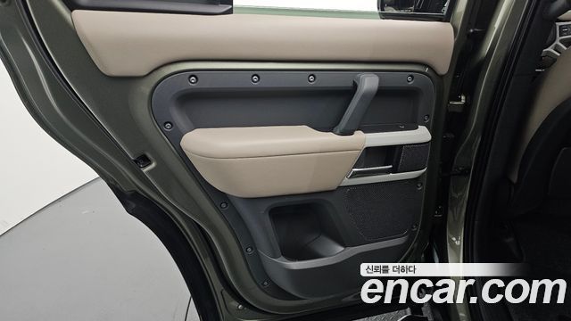 Land Rover Defender 110 D300 HSE