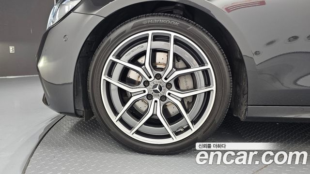 Mercedes-Benz E-Class E220d 4MATIC AMG Line
