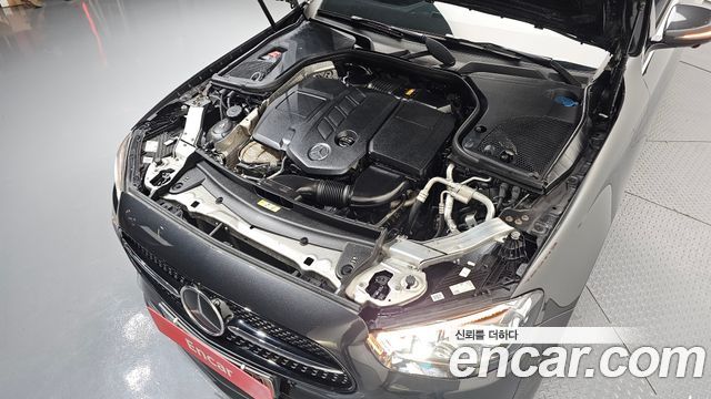 Mercedes-Benz E-Class E220d 4MATIC AMG Line