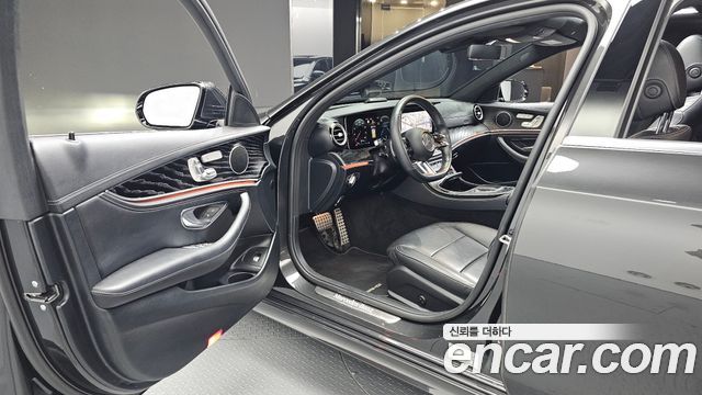 Mercedes-Benz E-Class E220d 4MATIC AMG Line