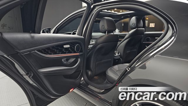 Mercedes-Benz E-Class E220d 4MATIC AMG Line