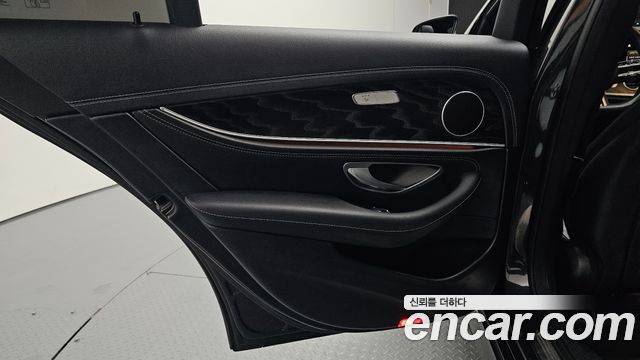 Mercedes-Benz E-Class E220d 4MATIC AMG Line