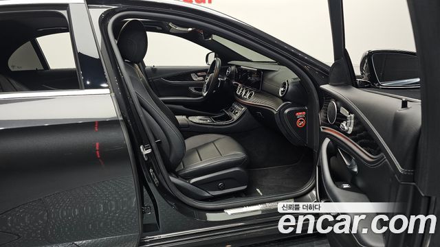 Mercedes-Benz E-Class E220d 4MATIC AMG Line