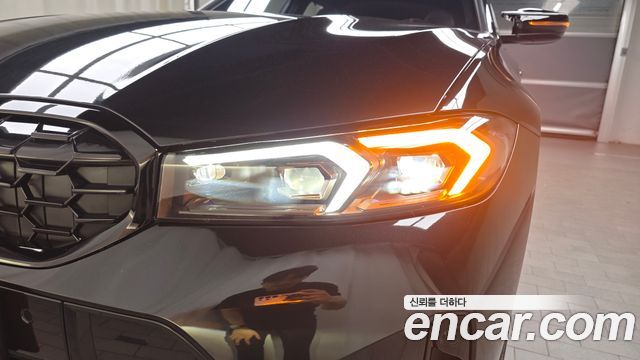BMW 3-Series M340i xDrive Touring Pro