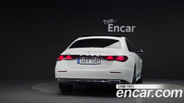 Mercedes-Benz E-Class E200 Avantgarde