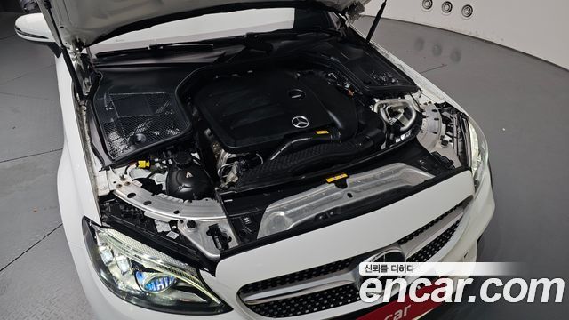 Mercedes-Benz C-Class C200 Coupe