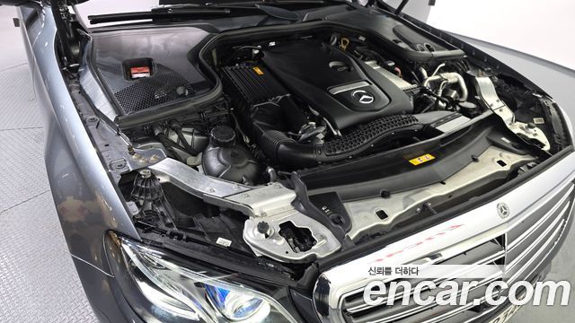 Mercedes-Benz E-Class E300 Exclusive
