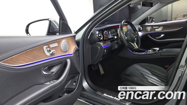Mercedes-Benz E-Class E300 Exclusive
