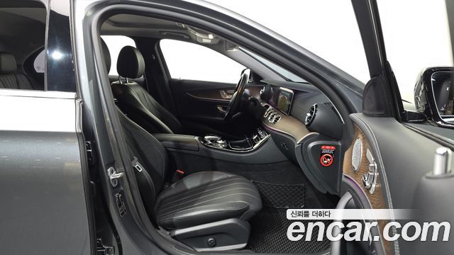 Mercedes-Benz E-Class E300 Exclusive