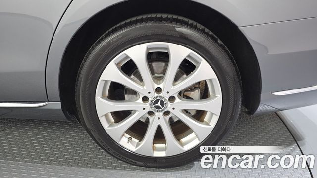 Mercedes-Benz E-Class E300 Exclusive