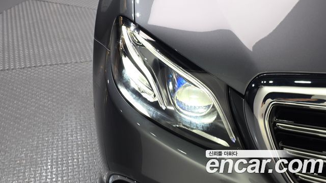Mercedes-Benz E-Class E300 Exclusive
