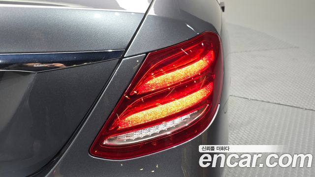 Mercedes-Benz E-Class E300 Exclusive